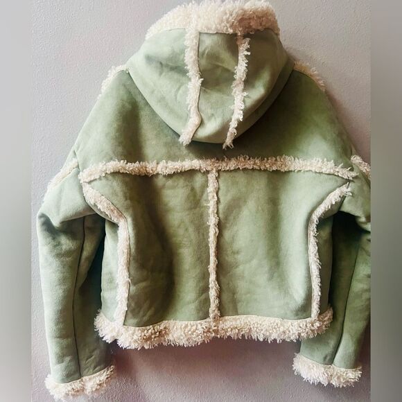 URBAN OUTFITTERS FAUX SHERLING GREEN CROPPED JACKET WOMENS SIZE L - Picture 9 of 10